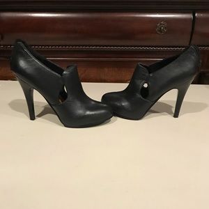 Nine West Adderly black leather booties